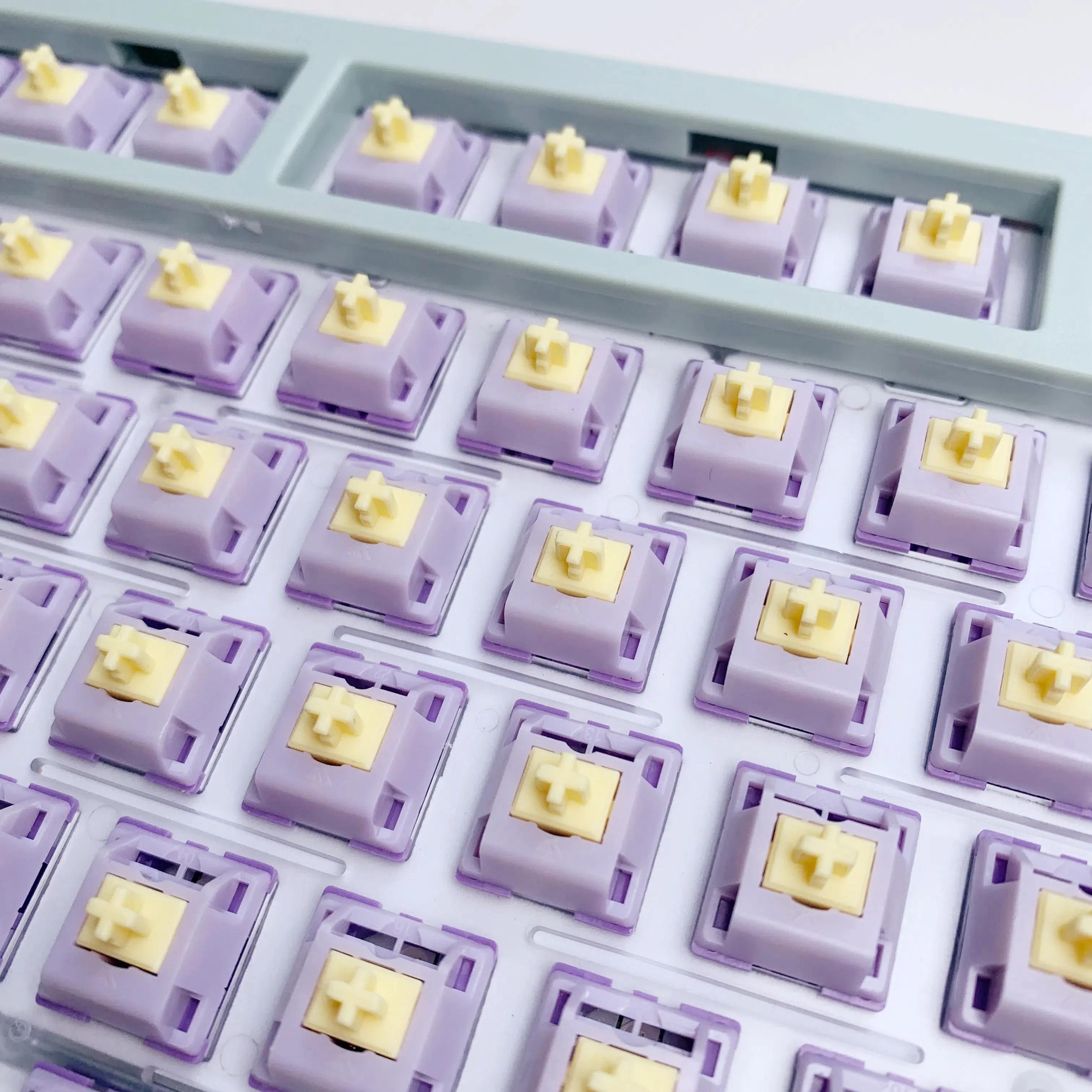 Color: Olive, Axis Body: Brown Switch - KTT Hyacinth Linear Switch Five Pins Switches MX For Mechanical Gaming Keyboards 45g Prelubed