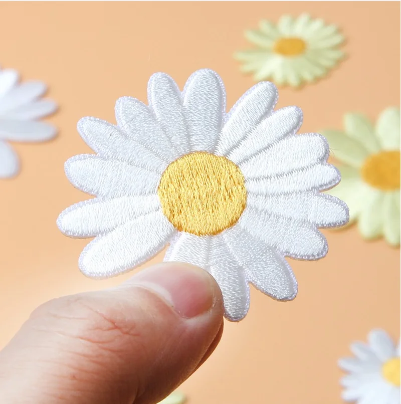 Color: Green - Butterfly Daisy Embroidery Patches for Clothing Thermoadhesive Patches DIY Fusible Patch on Kids Clothes Sunflower Badges Sewing