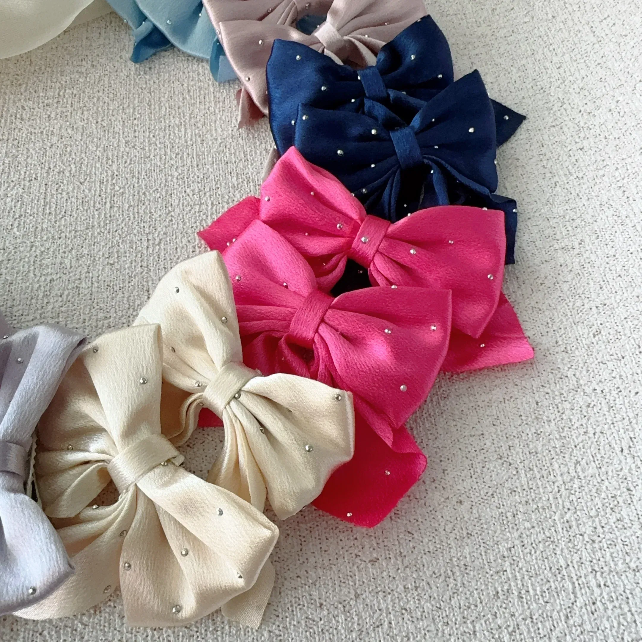Color: Milky White - 2Pcs Starry Dots Red Velvet Bow Hair Pins Hair Clips Kids Girls Fashion Christmas Barrettes Ponytail Holder Headwear Accessories