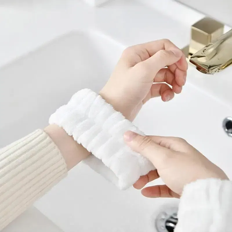 Color: GRAY, Ships From: United States - 2pc Wrist Washing Belt Soft Microfiber Towel Wristbands For Washing Face Water Absorption Washing Prevent Wetness Wrist Washband