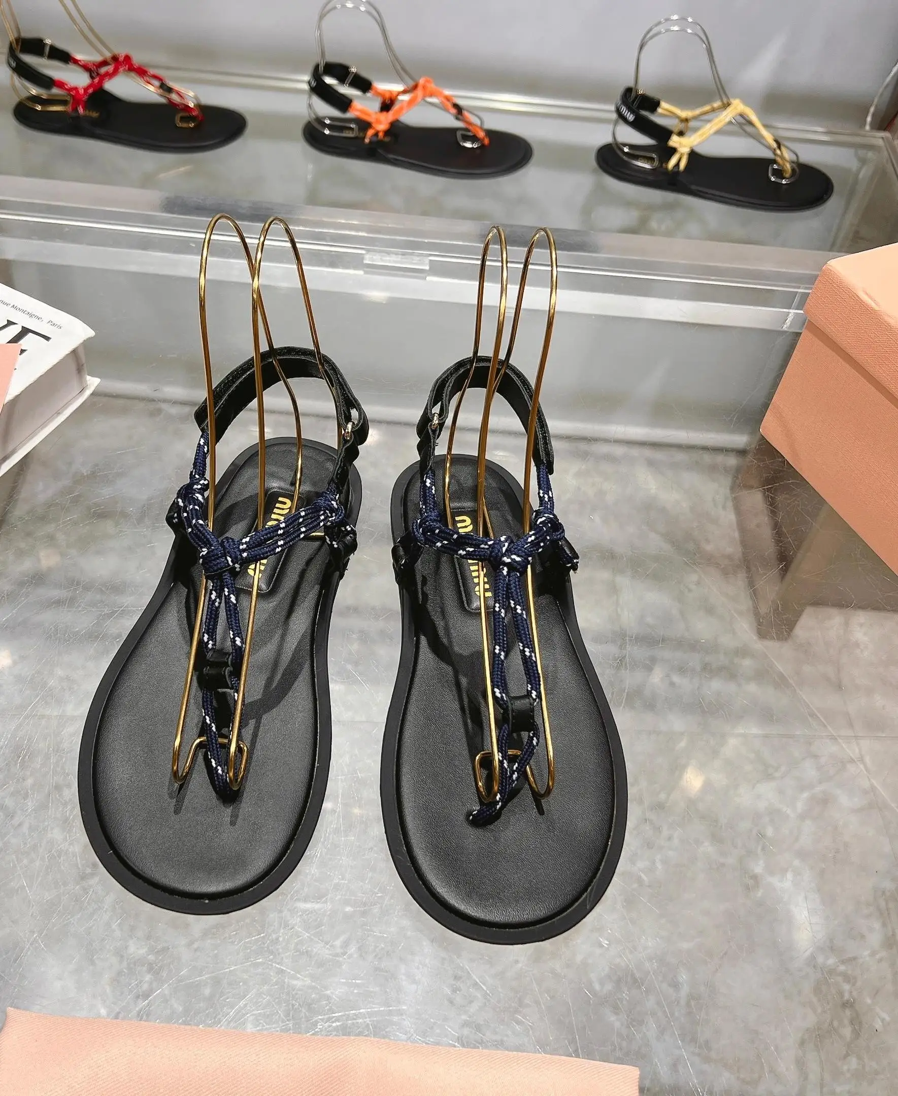 Color: Red, Shoe Size: 39 - Fashionable and cost-effective MIU series 25 new summer products, the world's most popular flip-flops, versatile and trendy