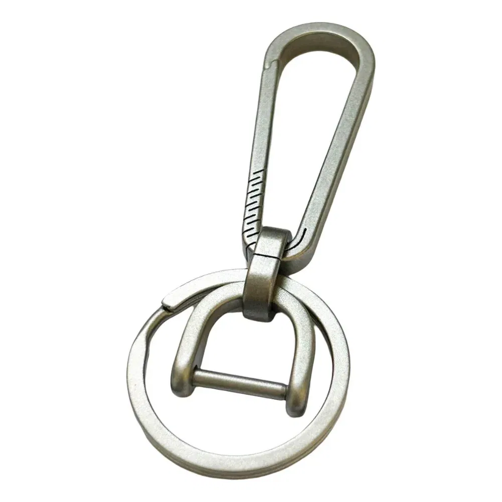 Color: green - High-End Titanium Keychain Men Car Key Chain Key Ring Ultra Lightweight EDC Carabiner Key Holder Outdoor Hiking Buckle Tool Gift