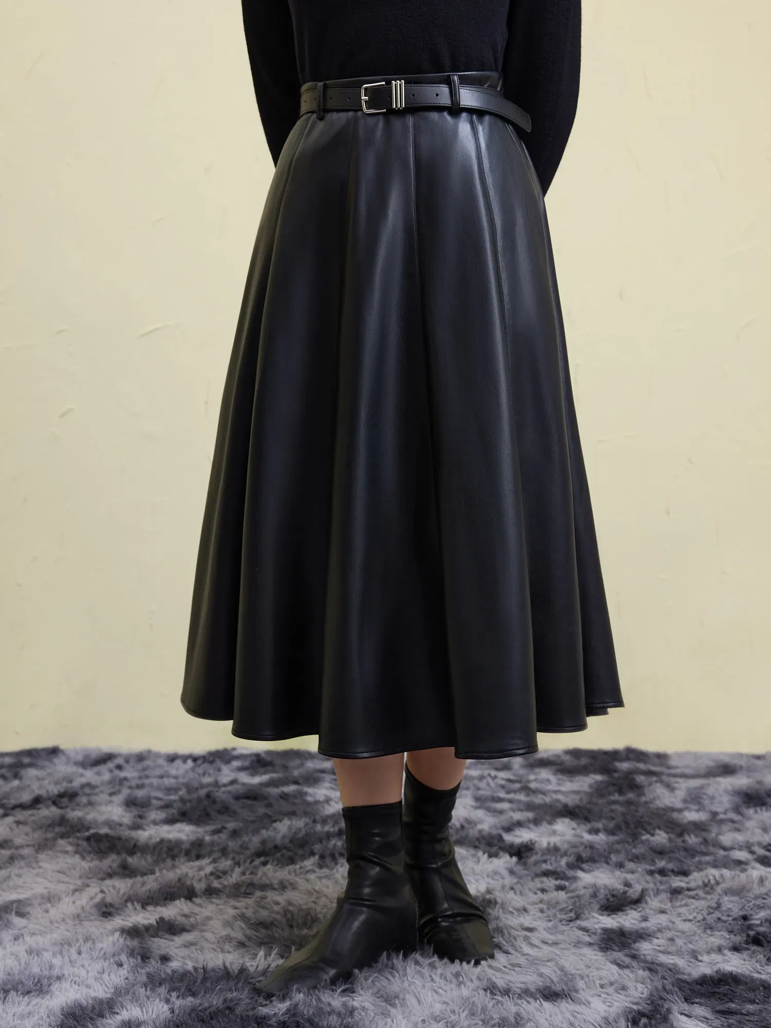 Color: black, Size: L - DUSHU Office Lady Plus Size Women's Simple Versatile Leather Half Skirt 2024 Winter New Fashionable A-line Skirt 24DS84495