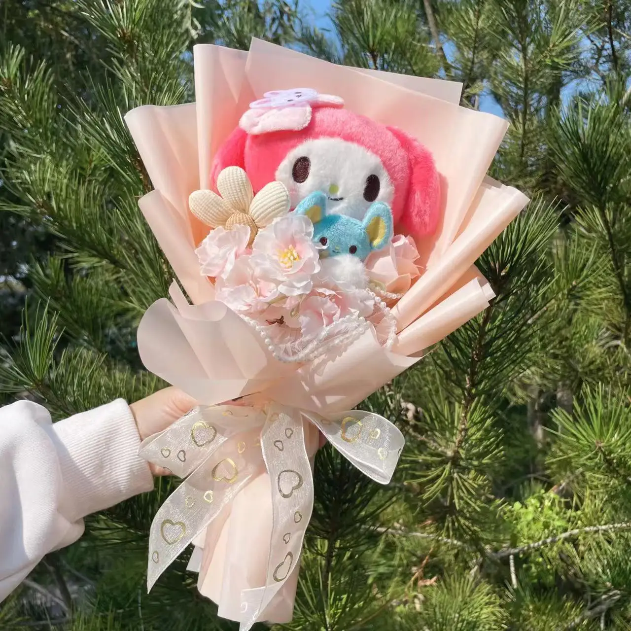 Color: WHITE - My Melody Kuromi Cinnamoroll Hello Kitty Plush Doll Toys Creative Handmade Sanrio Bouquet Valentine Christmas Graduation Gifts