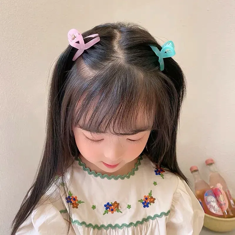 Color: Silver - Cute Small Crab Hair Claw Clips Barrettes Women Girls Acrylic Plastic Mini Hairpins Hair Clamps Fashion Hair Accessories 2021