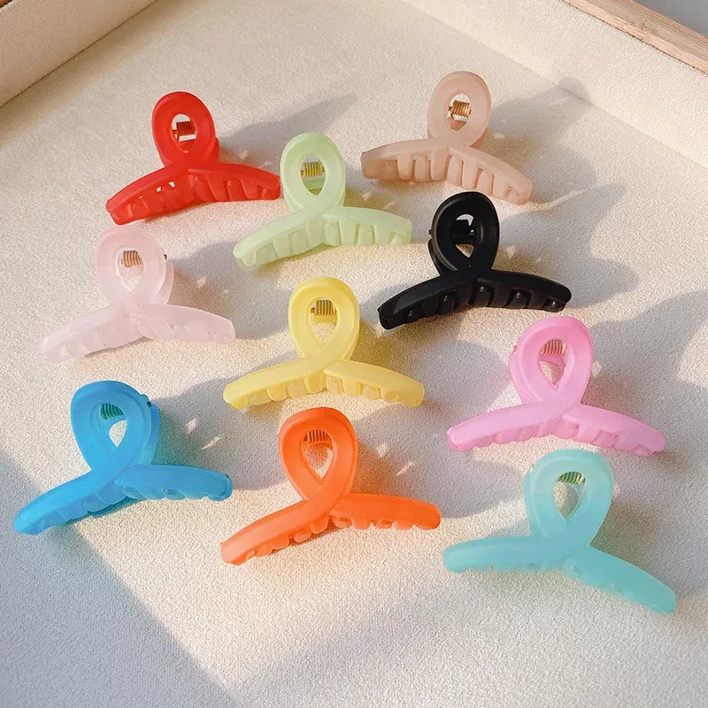 Color: Silver - Cute Small Crab Hair Claw Clips Barrettes Women Girls Acrylic Plastic Mini Hairpins Hair Clamps Fashion Hair Accessories 2021