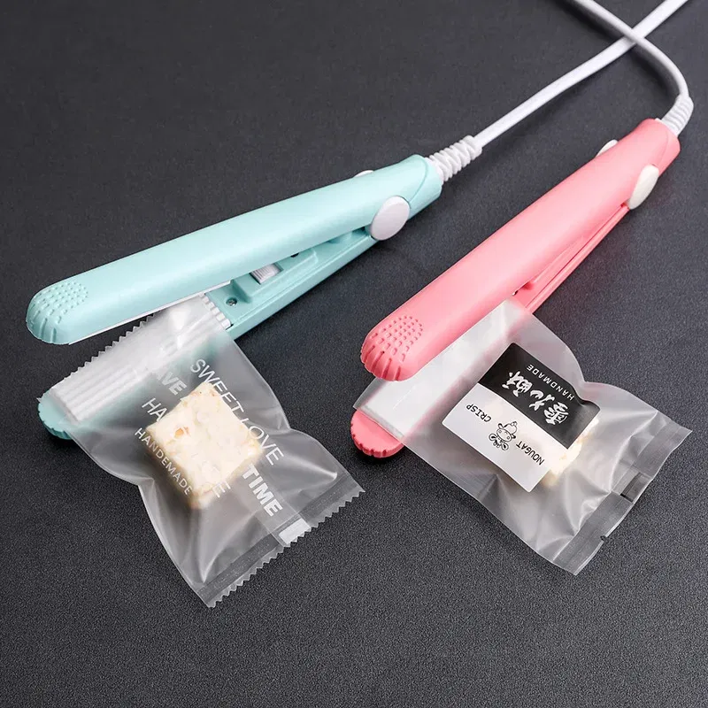 Color: Gold, Plug standard: AU - Mini Flat Iron For Travel Hair Straightener Small Portable Straightening Iron Ceramic Women Men Quick Easy Short Hair Styling