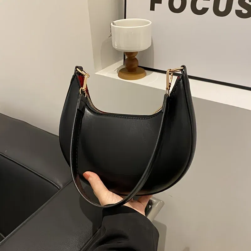 Color: black - New Fashionable High-end Moon-shaped Baseball Bag, Showing Luxury, Women's Single Shoulder Bag