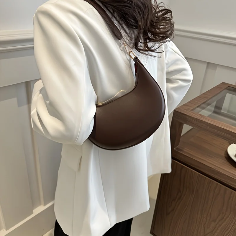 Color: black - New Fashionable High-end Moon-shaped Baseball Bag, Showing Luxury, Women's Single Shoulder Bag