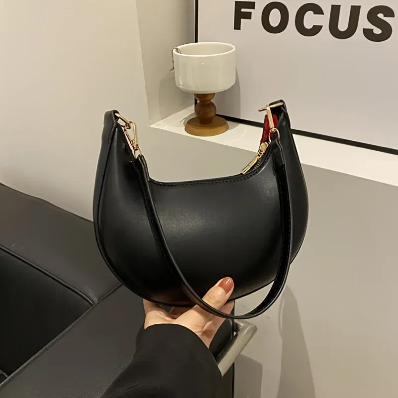 Color: black - New Fashionable High-end Moon-shaped Baseball Bag, Showing Luxury, Women's Single Shoulder Bag