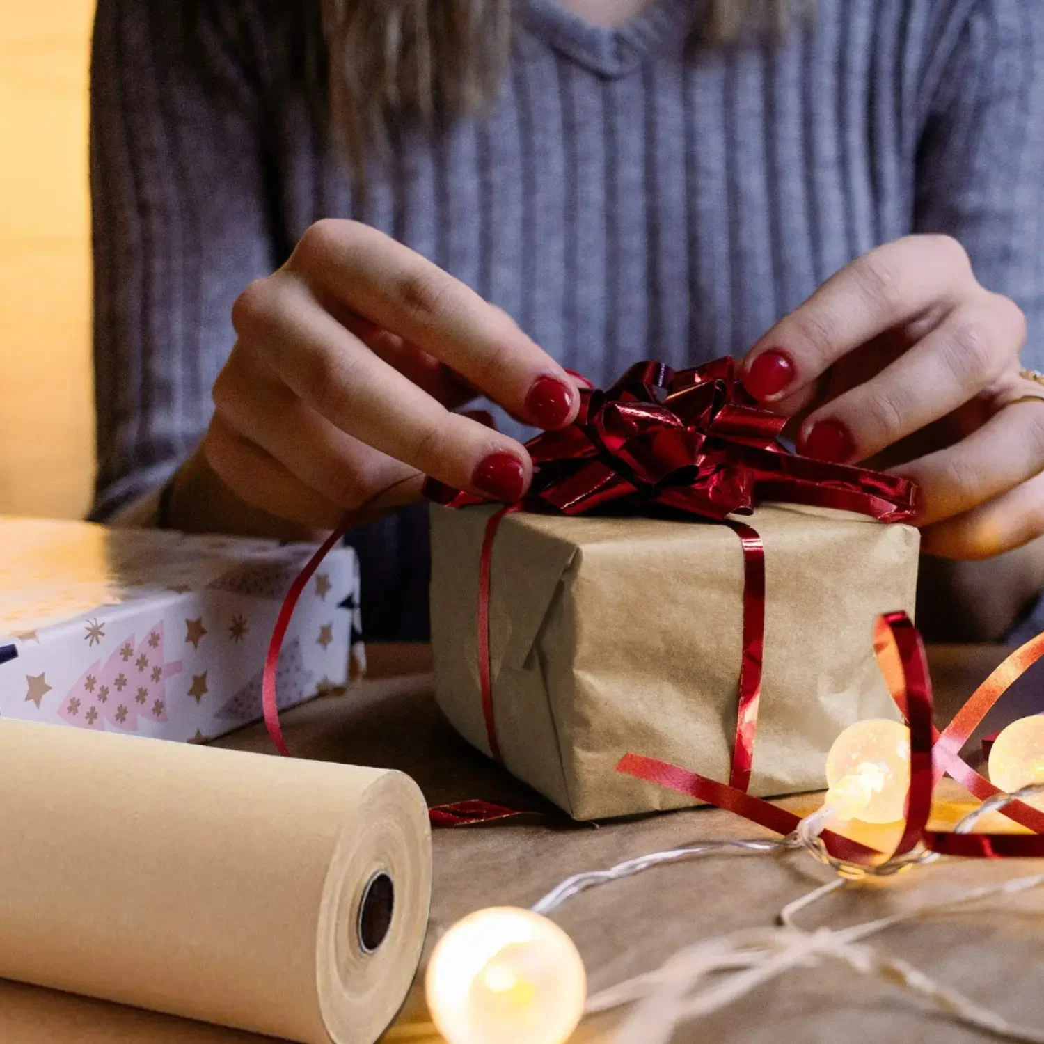 Color: VIOLET - Brown kraft Paper Rolls, Gift Wrapping, Wrapping Paper, Shipping, Bulletin Boards, Crafts, DIY Making