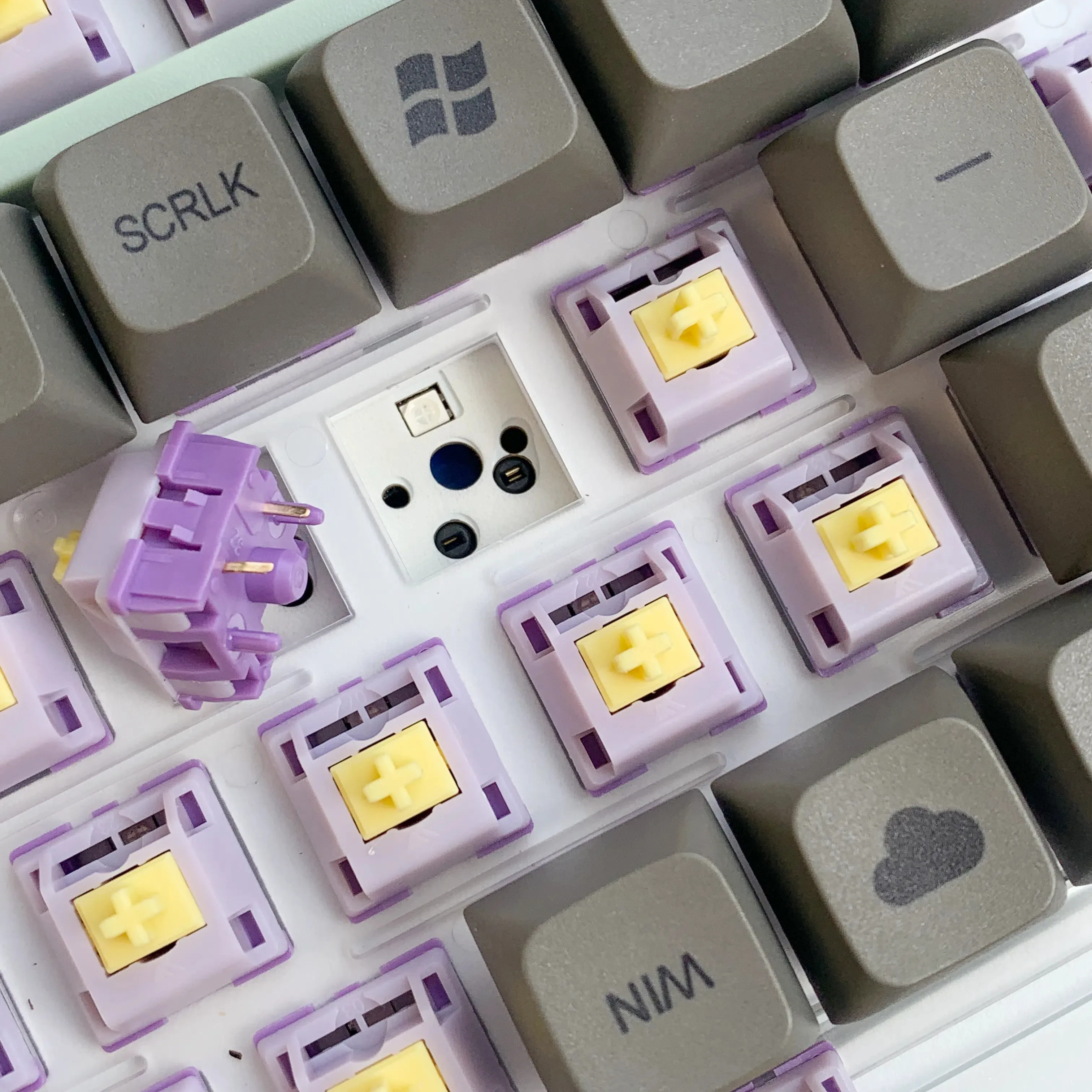 Color: Olive, Axis Body: BLACK SWITCH - KTT Hyacinth Linear Switch Five Pins Switches MX For Mechanical Gaming Keyboards 45g Prelubed
