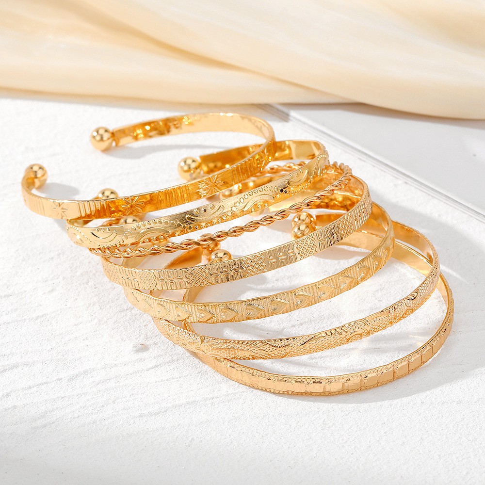 Diamond Pattern Exaggerated Bracelet