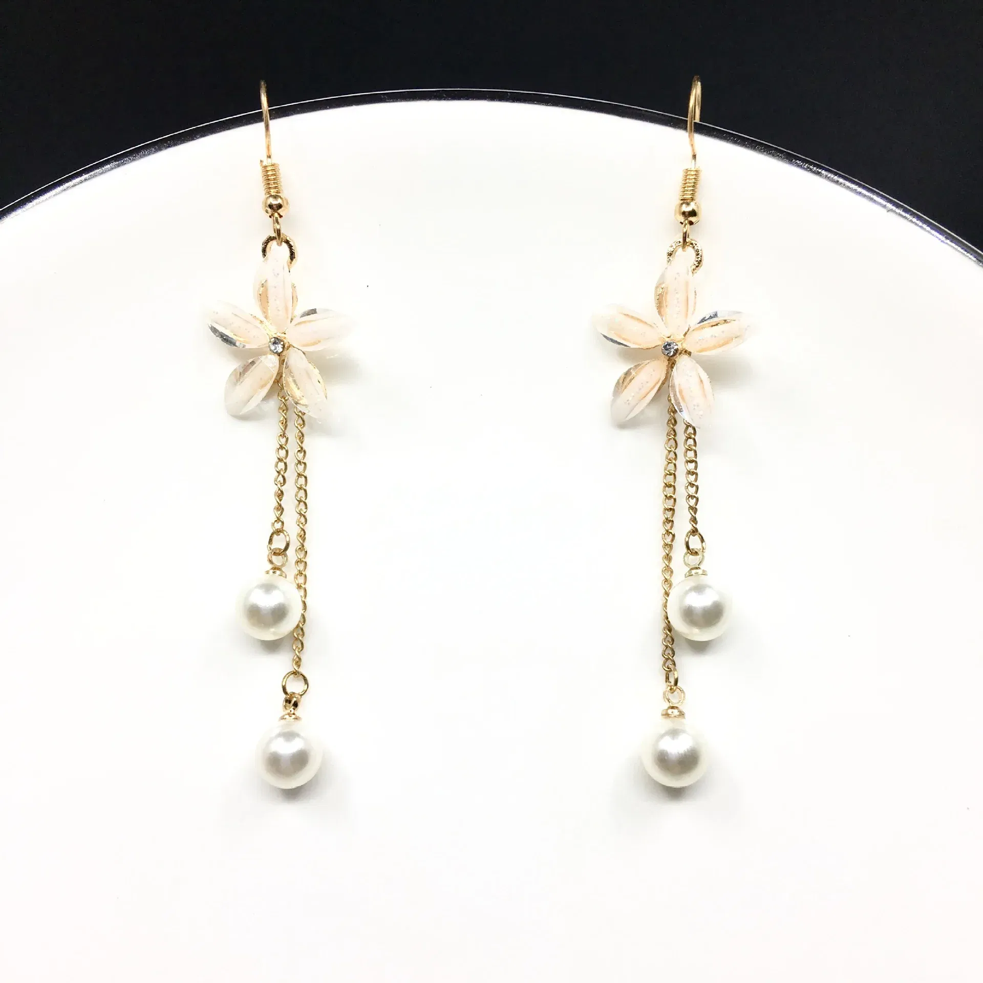 Metal Color: Rhodium Plated - Flower Earrings 2019 Punk Fashion New Earrings Lady Wild Chain Pearl Crystal Flower Earrings Gift Wholesale Ladies Earrings