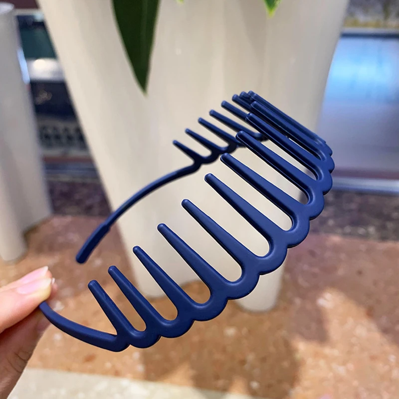 Color: Red - Resin Hair Comb Hairbands Hair Accessories Matte Hair Hoop with Teeth Non-slip Head Hoop Frosted Makeup Dressing Thin Headband
