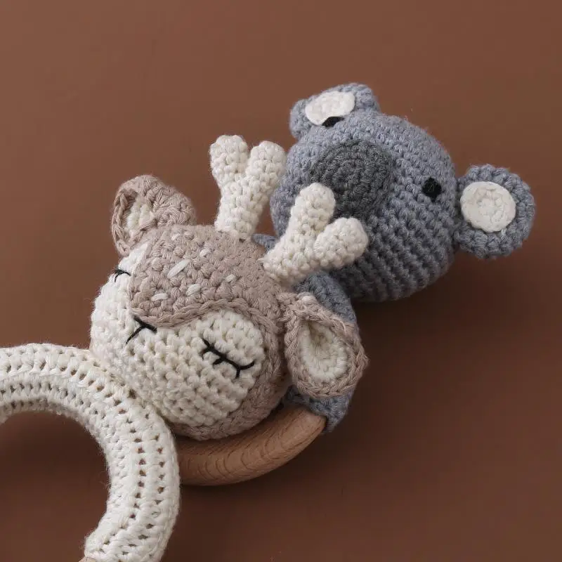 Color: green - 1pc Baby Teether Safe Wooden Toys Mobile Pram Crib Ring DIY Crochet Giraffe Deer Rattle Soother Product