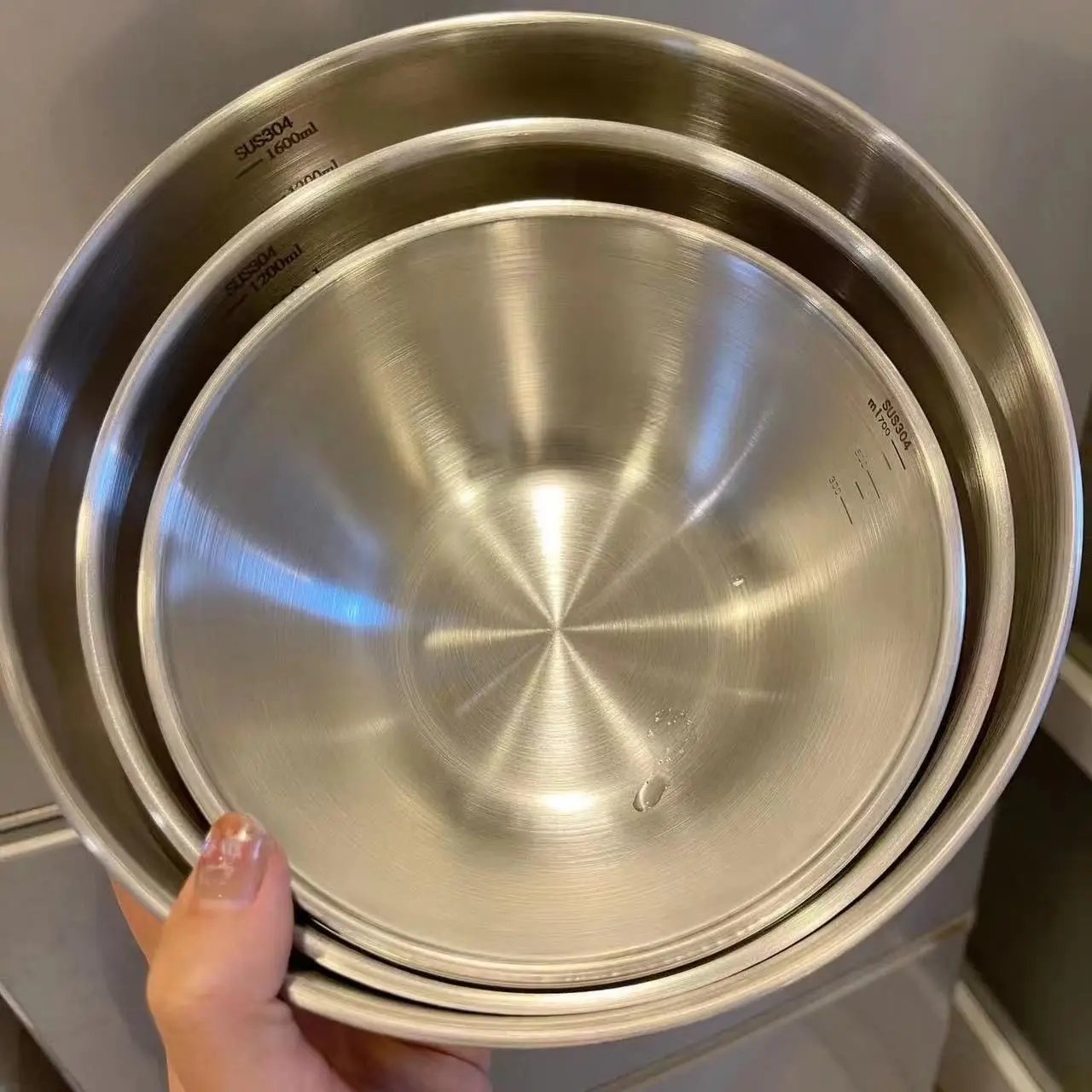 Color: black - 1-3 Stainless Steel Bowl Set with Scale for Cooking Baking Food Storage Large Capacity Mixing Bowls for Home Kitchen Essentials