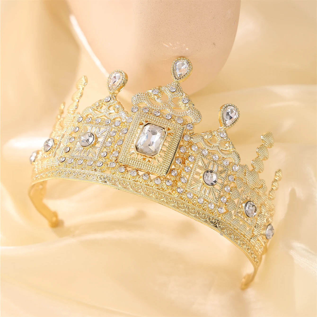 Metal color: Gold-color - European Princess Queen Round Headdress Moroccan Bride Crystal Crown King Bride Headdress Wedding Hair Accessories