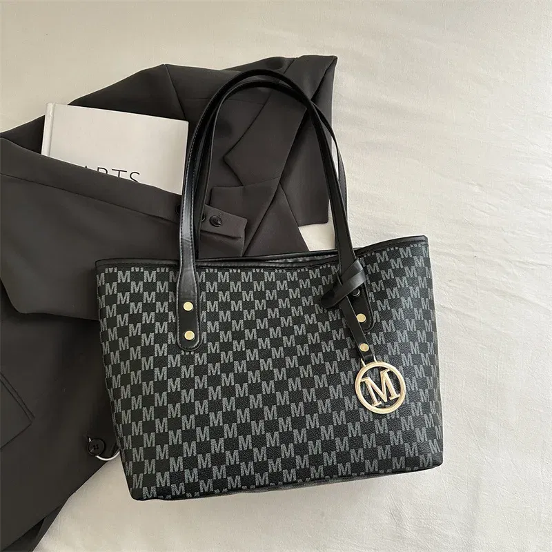 Color: black - 2025 New Large Capacity Women Bag M Check Pattern  Versatile Small Design Shoulder Tote Commuter Bag