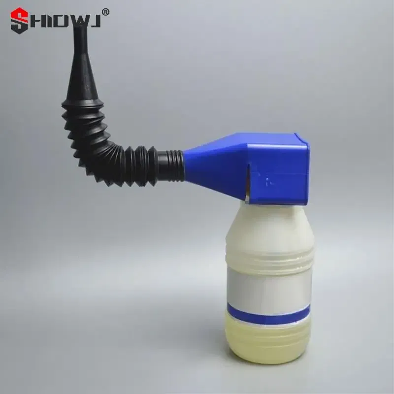 Color: green - 1Pc Car Refueling Funnel Gasoline Foldable Engine Oil Funnel Plastic Funnel Car Motorcycle Refueling Tool Auto Accessories