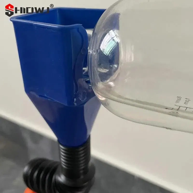 Color: green - 1Pc Car Refueling Funnel Gasoline Foldable Engine Oil Funnel Plastic Funnel Car Motorcycle Refueling Tool Auto Accessories