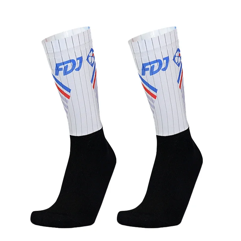 Color: Green - Pro Bike Team Aero Socks Seamless Anti Slip Road Ride Socks Outdoor Racing Cycling Socks