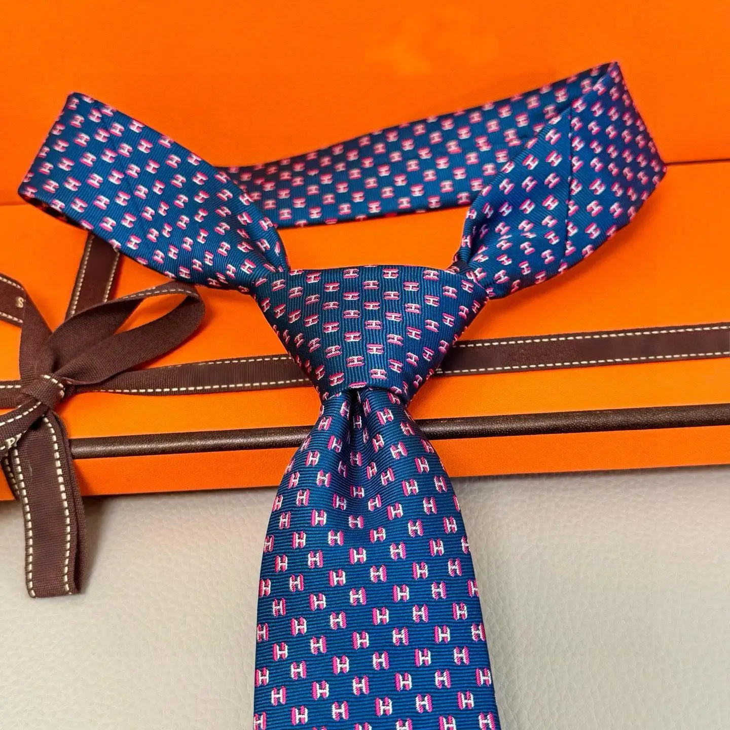Color: WHITE - Exclusive Silk Blended Tie, Charcoal Grey Herringbone Pattern, Handmade, High-end and Elegant, Highlighting Masculine Charm